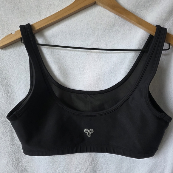 🧡 Scoop-Neck Sports Bra - Picture 3 of 6